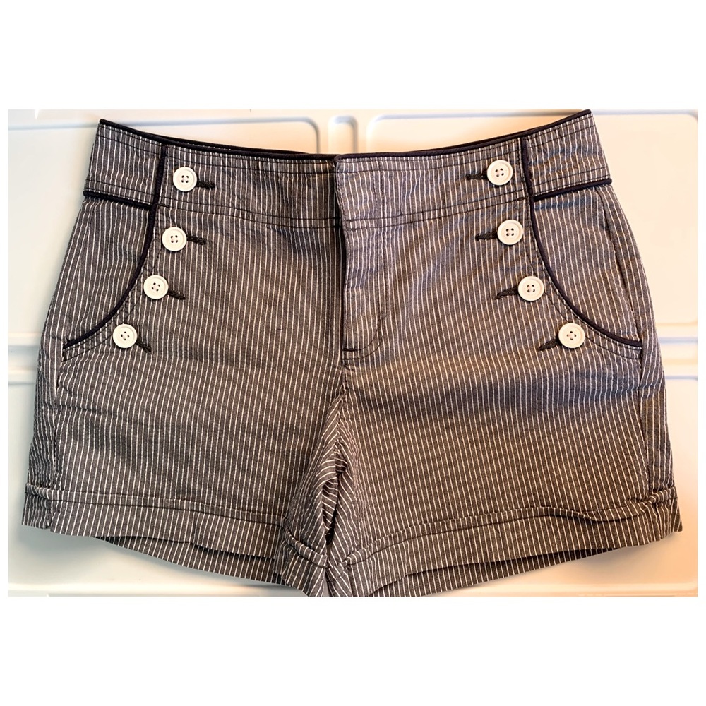 TOMMY HILFIGER WOMENS SHORTS SIZE 4 NAVY BLUE USED IN PERFECT CONDITION